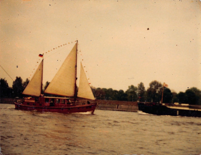 Passat I - unter Segel auf dem Rhein