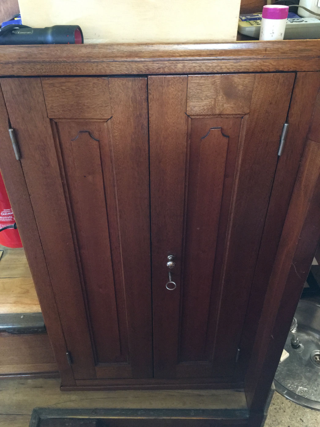 PASSAT I - Salon, Schrank mit 24 v Sicherungen