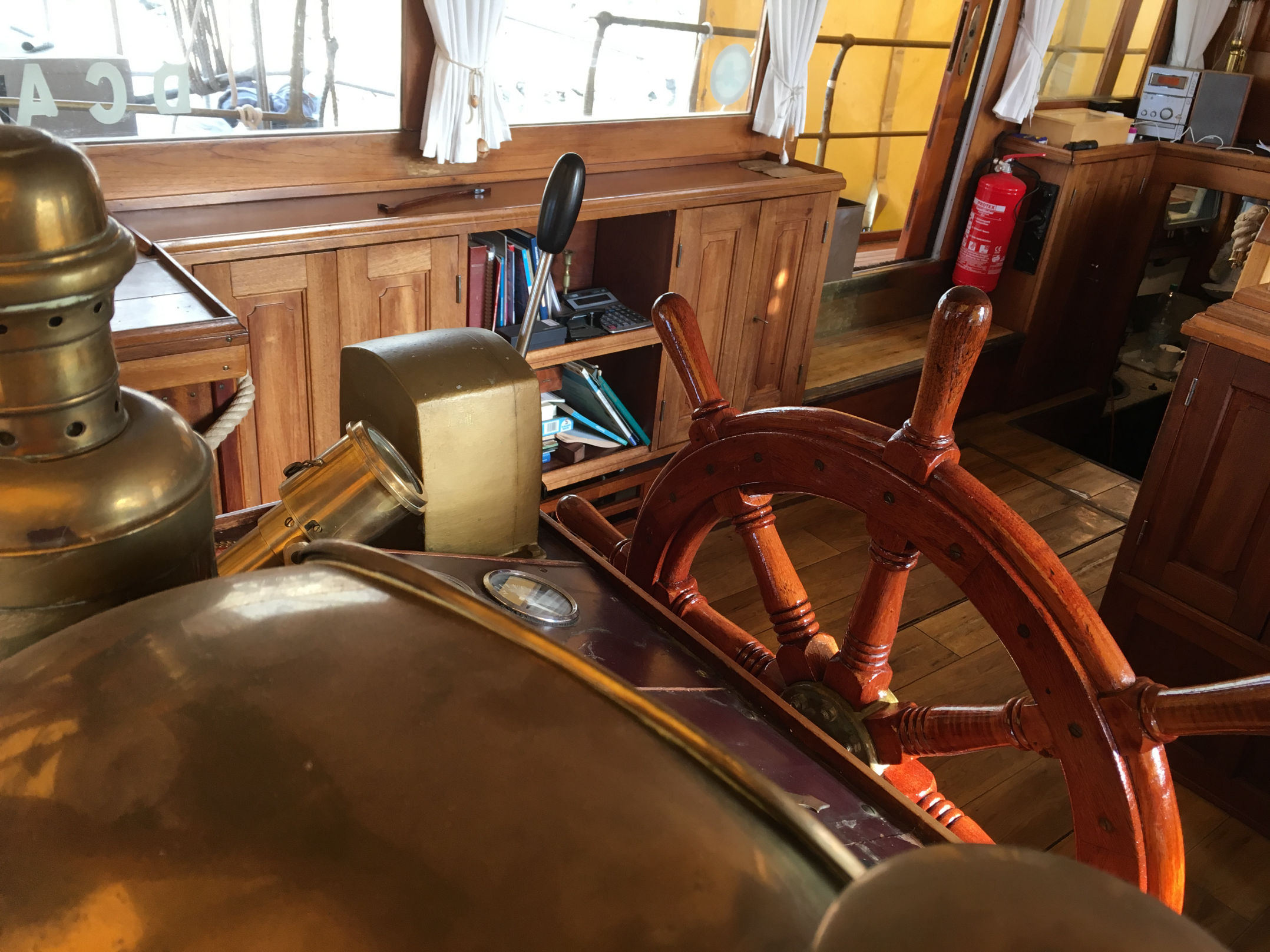 PASSAT I - Blick ins Steuerhaus aus Richtung Bb. Bug