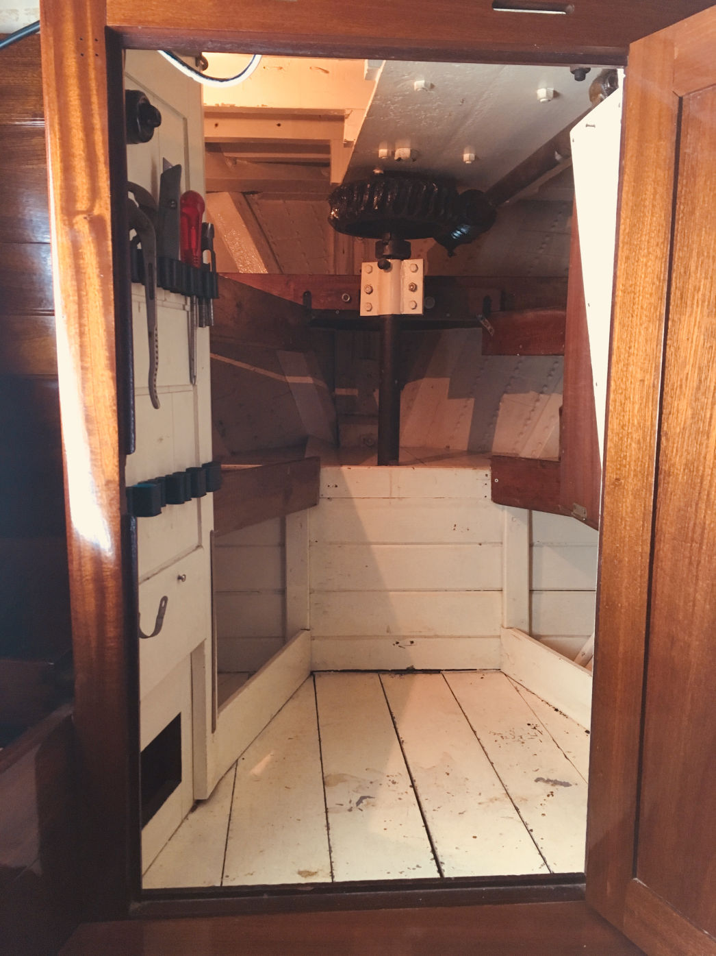 PASSAT I - Blick in den Werkzeugraum