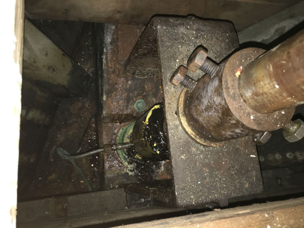 PASSAT I - Ruderansteuerung, mit Zentralschmierung vom Motorraum