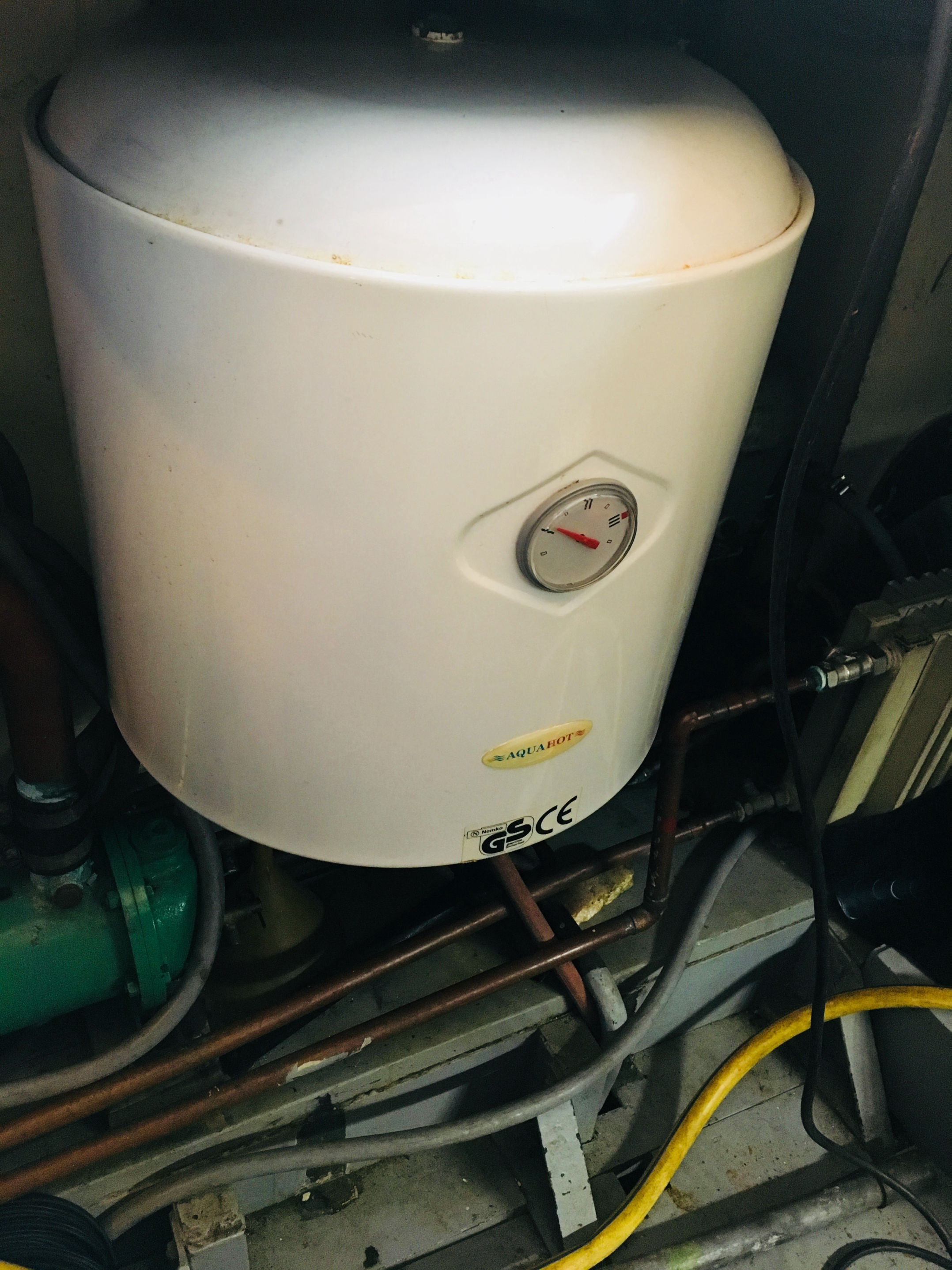 PASSAT I - Maschinenraum Stb., Warmwasserboiler