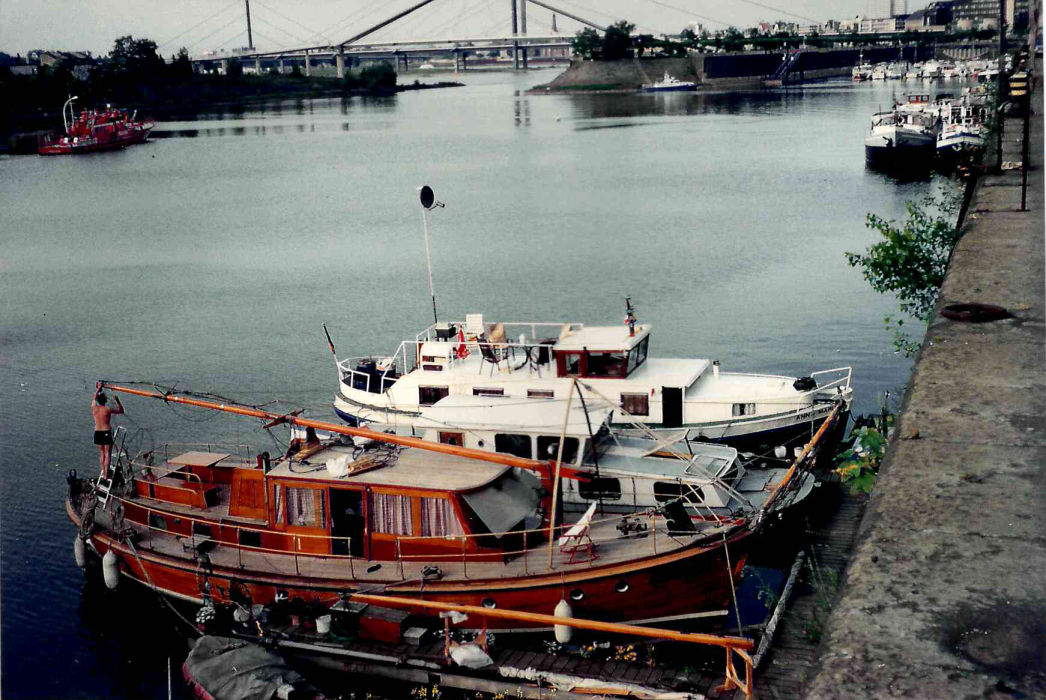 PASSAT I - Mastaufstellhilfe